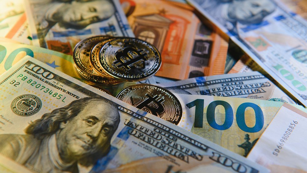 Ενισχύεται το δολάριο μετά τις νέες απειλές Τραμπ για τους δασμούς - Νέο ρεκόρ για το Bitcoin