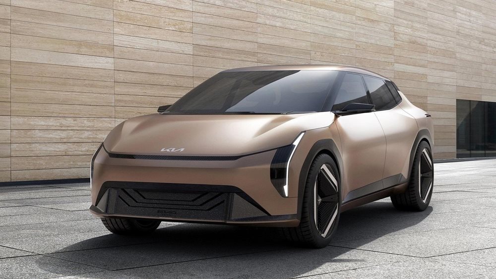 Kia: Αποκάλυψε ότι το EV4 παραγωγής θα μοιάζει πολύ με το concept