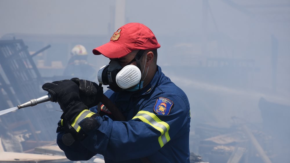 Φωτιά σε εγκαταλελειμμένο χώρο στο Κιάτο