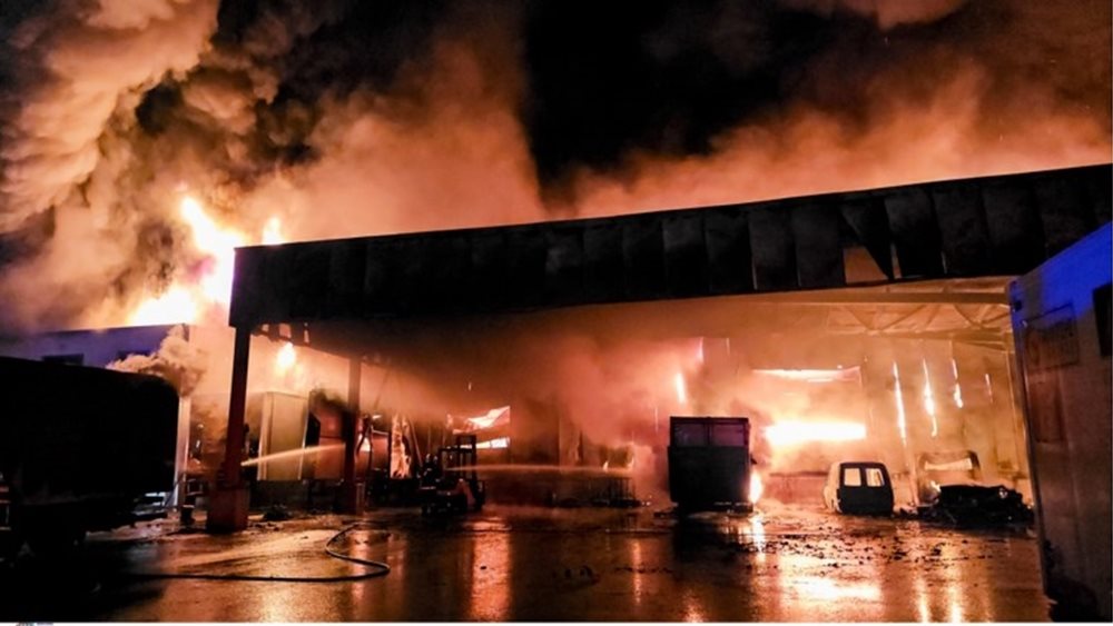 Σε ύφεση η φωτιά στη ΔΕΔΙΣΑ Χανίων, στο εργοστάσιο ανακύκλωσης - Πάνω από 3 εκατ. ευρώ το κόστος των ζημιών
