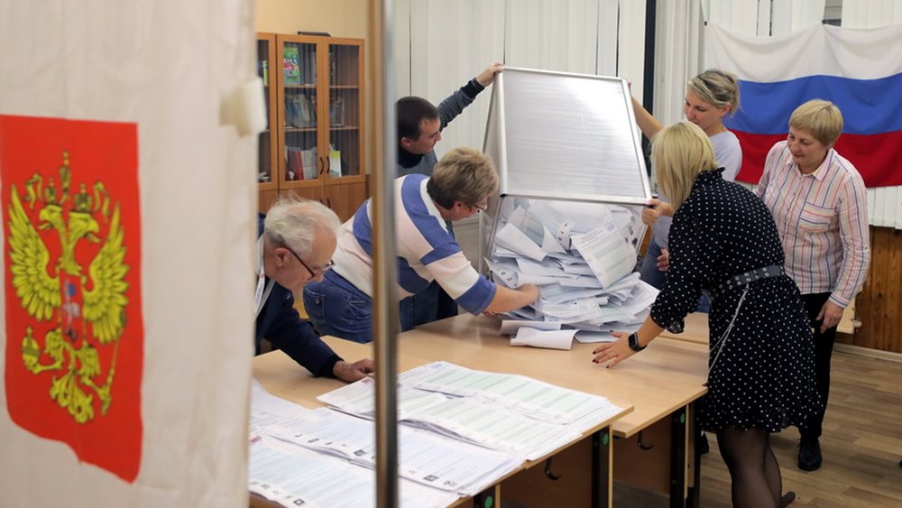 Καθώς πλησιάζουν οι εκλογές, ο Πούτιν βρίσκεται σε μια παγίδα πολέμου που έφτιαξε ο ίδιος