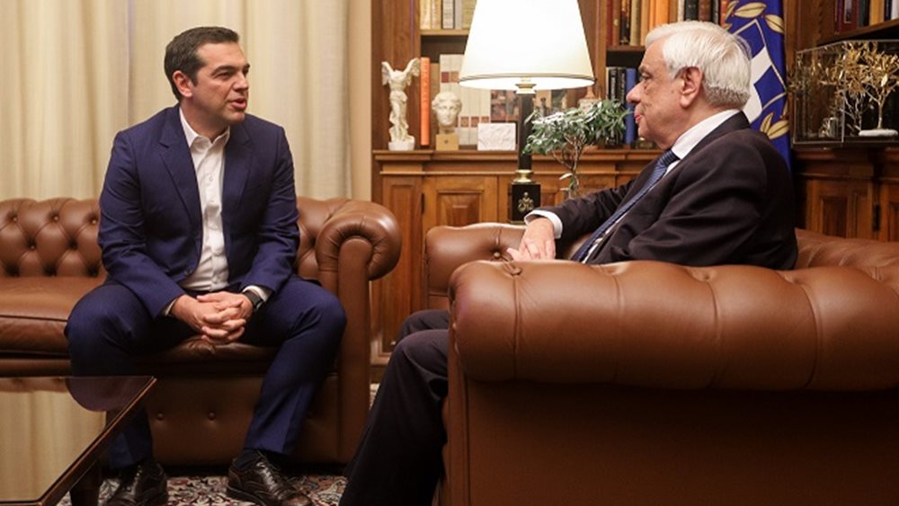 Τσίπρας στηρίζει αναφανδόν Παυλόπουλο και ζητεί Συμβούλιο Πολιτικών Αρχηγών