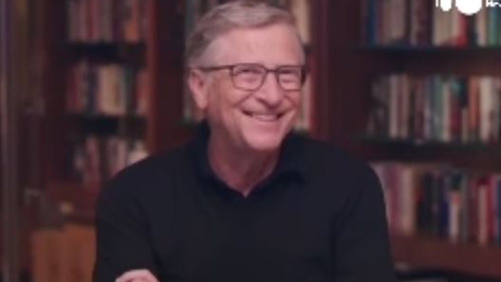 Μπιλ Γκέιτς: Μέχρι τα μέσα του 2022 ο κίνδυνος από τον κορονοϊό στα επίπεδα της εποχικής γρίπης