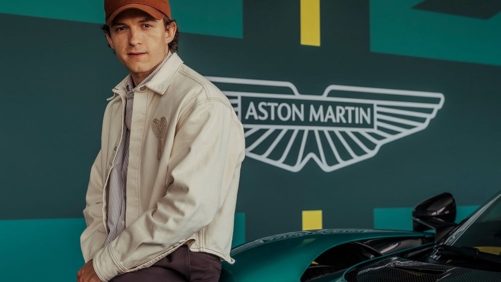 Πώς συνδέονται ο Spider-Man, μια μπύρα χωρίς αλκοόλ και η Aston Martin