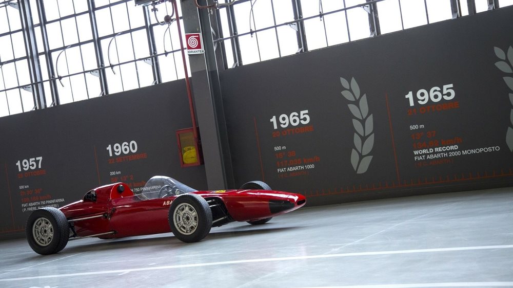 Συλλεκτικό ρολόι της Abarth για την επέτειο δύο ρεκόρ