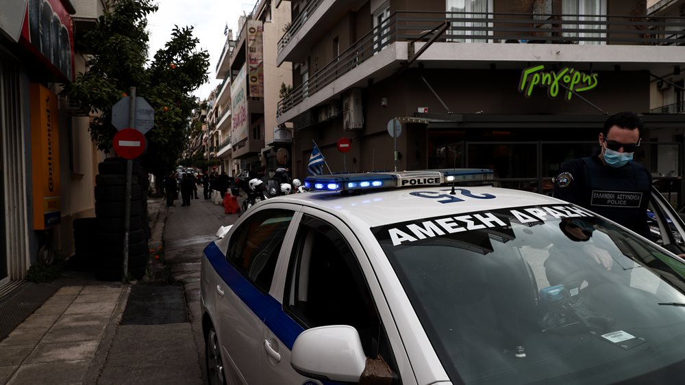 Έκτακτη σύσκεψη Χρυσοχοΐδη μετά τα πρωτοφανή "μπλόκα" αντιεξουσιαστών - Κάνουν... ελέγχους και ζητούν ταυτότητες