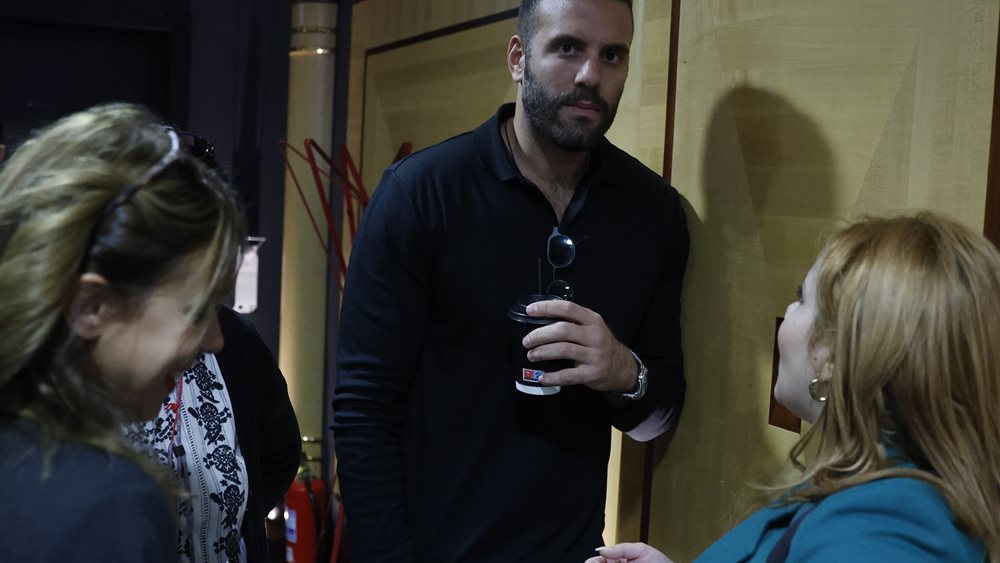 Νίκος Παππάς: Καταγγελία για ξυλοδαρμό δημοσιογράφου  - Εκτός Ευρωομάδας ΣΥΡΙΖΑ