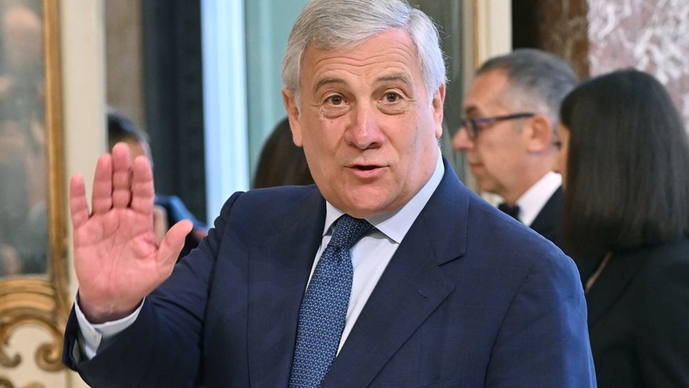 Ιταλία: «Ζητάμε απλώς σεβασμό των κανόνων στο μεταναστευτικό» λέει ο ΥΠΕΞ Ταγιάνι προς Βερολίνο