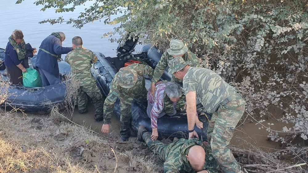 Στις 2.235 οι διασώσεις και απεγκλωβισμοί πολιτών από τις Ένοπλες Δυνάμεις στη Θεσσαλία