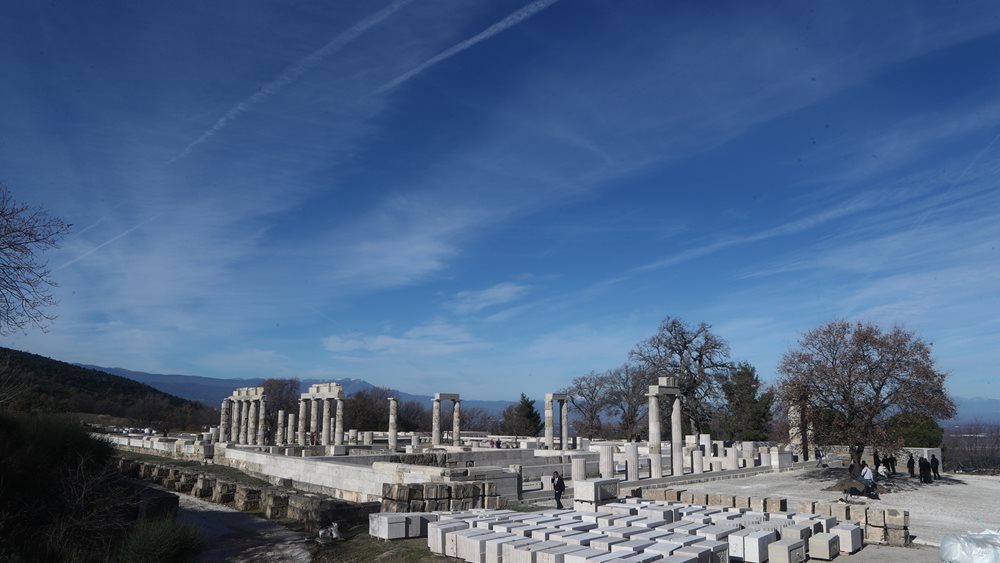 Εγκαινιάστηκε το αναστηλωμένο ανάκτορο του Φιλίππου Β’ στις Αιγές - Ανοίγει τις πύλες του την Κυριακή