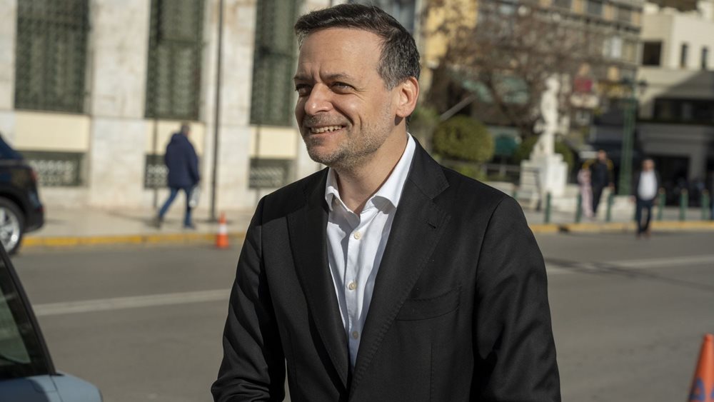 Χάρης Δούκας: Πρέπει να μειώσουμε τον αριθμό αυτοκινήτων στην Αθήνα
