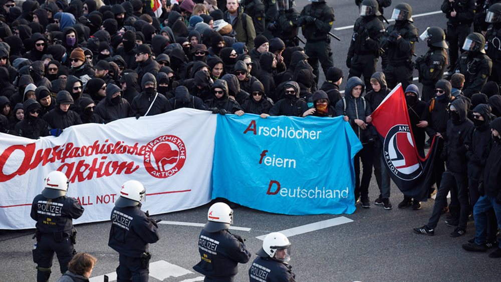Πώς η AfD αντλεί νέα στελέχη από σκιώδεις αδελφότητες