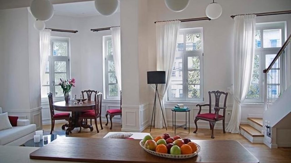 Οι τελευταίες εκτιμήσεις για την τουριστική σεζόν από τη Square Lime