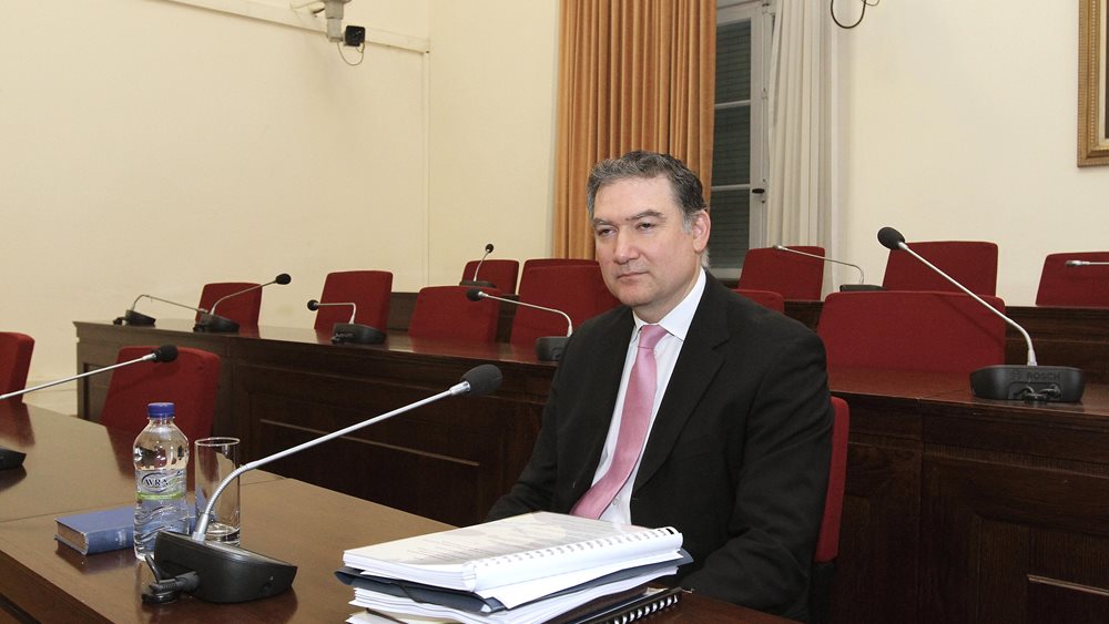 Αντί να τον "αποζημιώσει" το κράτος, "αποζημιώνει" ο Αν. Γεωργίου τους μηνυτές του