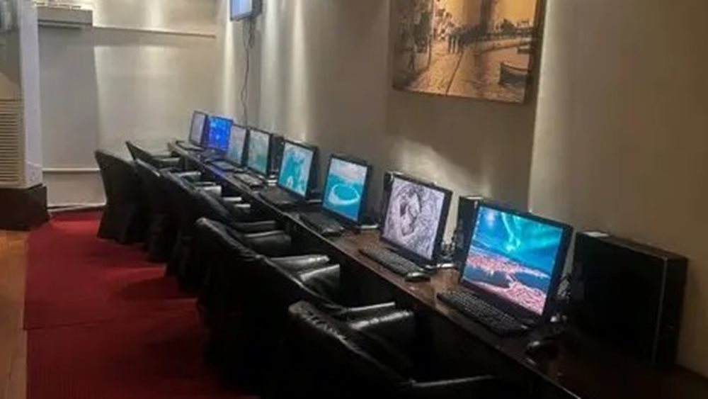 Έφοδος της ΕΛ.ΑΣ. σε ακόμα ένα παράνομο μίνι καζίνο στη Θεσσαλονίκη - 2 συλλήψεις