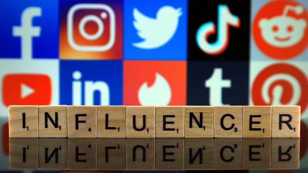 Influencers σε Instagram, Facebook και Tik Tok στο στόχαστρο της εφορίας