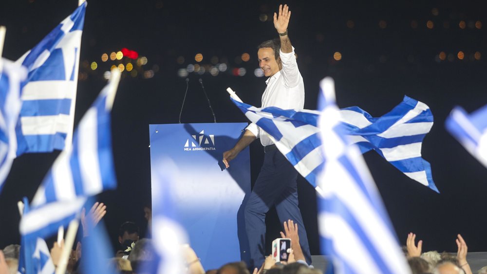 Νίκη θρίαμβος της ΝΔ με 9,5 μονάδες διαφορά - Πανωλεθρία του ΣΥΡΙΖΑ σε όλα τα μέτωπα - Ανακοίνωσε εκλογές ο Τσίπρας