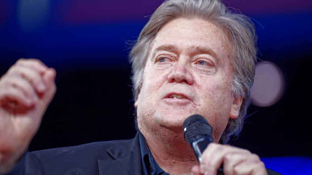 Από την Ιταλία, ο Μπάνον διακηρύσσει ότι θα βοηθήσει τα λαϊκιστικά κόμματα εν όψει ευρωεκλογών