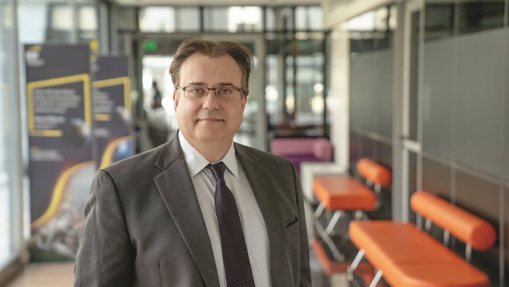 Διασχίζοντας τις θάλασσες της αλλαγής με πλοηγό την ΑΙ