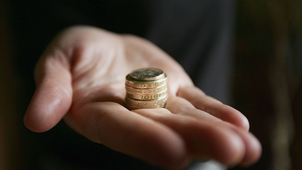 Πρέπει να γνωρίζουμε πόσα χρήματα παίρνουν οι συνάδελφοί μας;