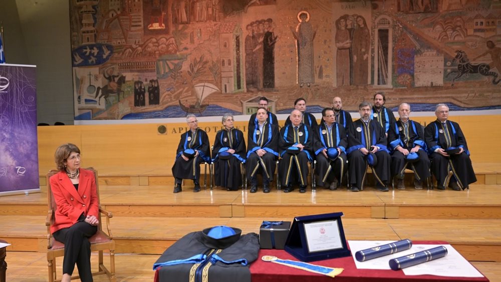 Η Φαμπίολα Τζιανότι μιλά για τα εμβληματικά έργα του CERN και τα μυστήρια του Σύμπαντος
