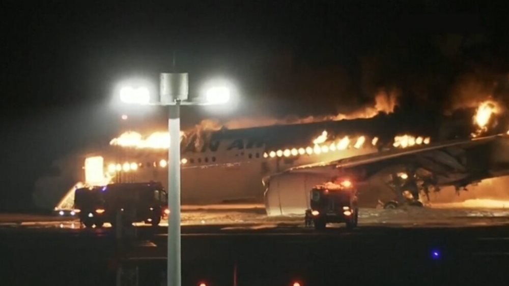 Ιαπωνία-πυρκαγιά σε αεροπλάνο της Japan Airlines: Το ενδεχόμενο ανθρώπινου λάθους εξετάζουν οι ερευνητές