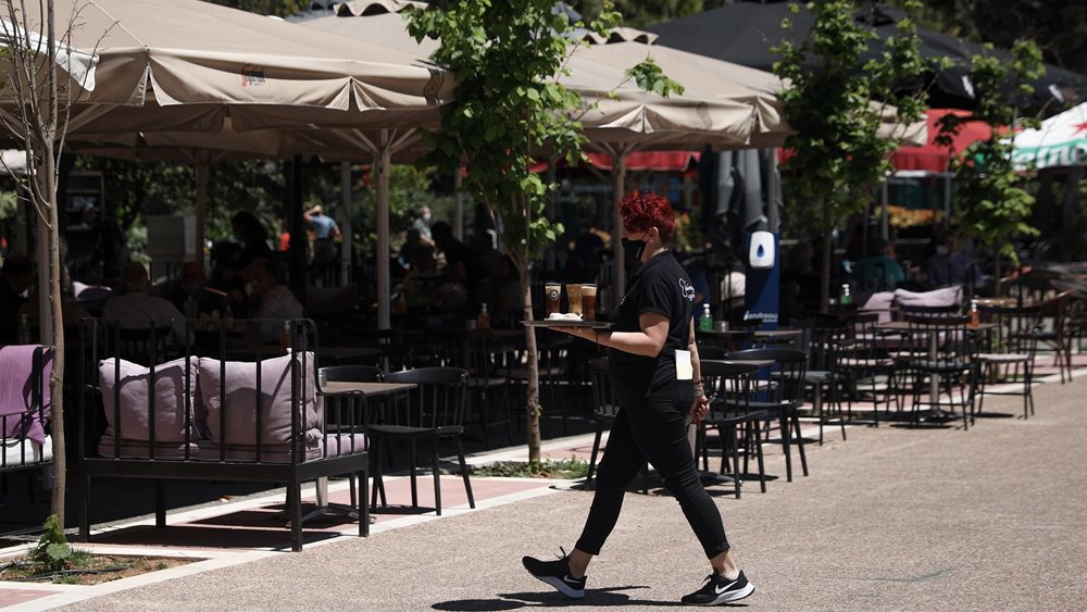 &#39;Πρεμιέρα&#39; αυξήσεων στη μισθοδοσία λόγω αύξησης του κατώτατου