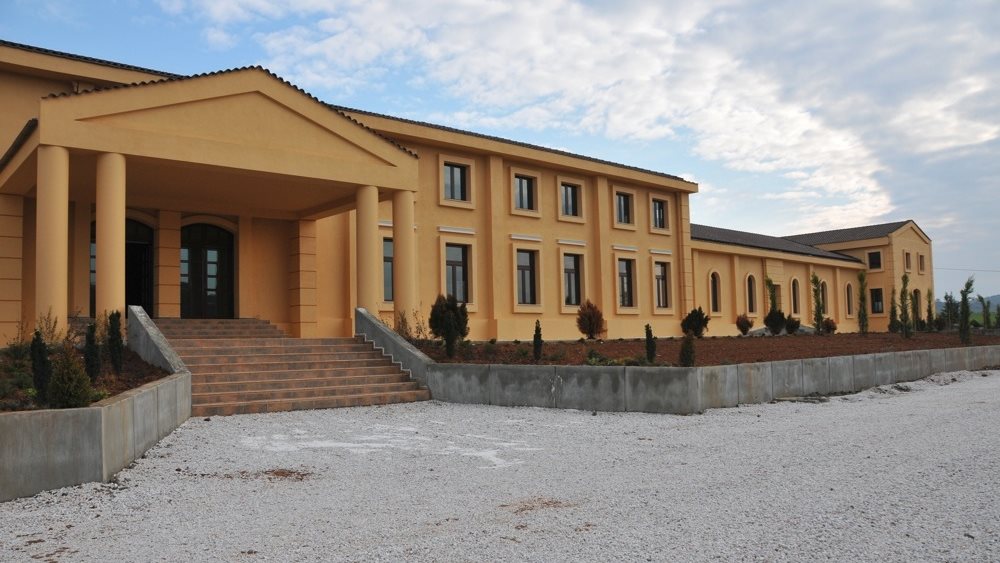 μεηλ Λαμπιρης