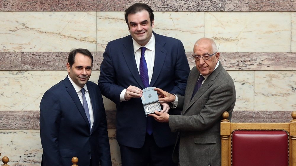 Προϋπολογισμός 2026: Ανάπτυξη 2,4% με οδηγό τις επενδύσεις - Φορολογική μεταρρύθμιση και αύξηση του μέσου μισθού κατά 10%