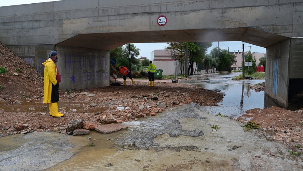 Υπερχείλισαν Πηνειός και Ενιπέας στη Θεσσαλία - Μήνυμα 112 για απομάκρυνση και επιφυλακή οικισμών σε Λάρισα και Τρίκαλα