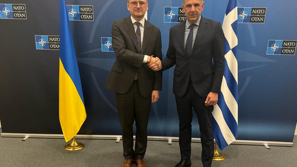 Συνάντηση Γ. Γεραπετρίτη- Ντ. Κουλέμπα στο περιθώριο της Συνόδου ΥΠΕΞ του ΝΑΤΟ