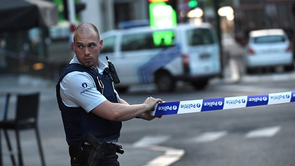 Belgium: Van crashed into the outdoor area of ​​a cafe in Brussels