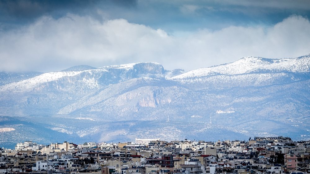 Κακοκαιρία "Coral": Χιονίζει στην Πάρνηθα - Διακοπή κυκλοφορίας στο ύψος του τελεφερίκ - Κλειστά σχολεία στην Εύβοια