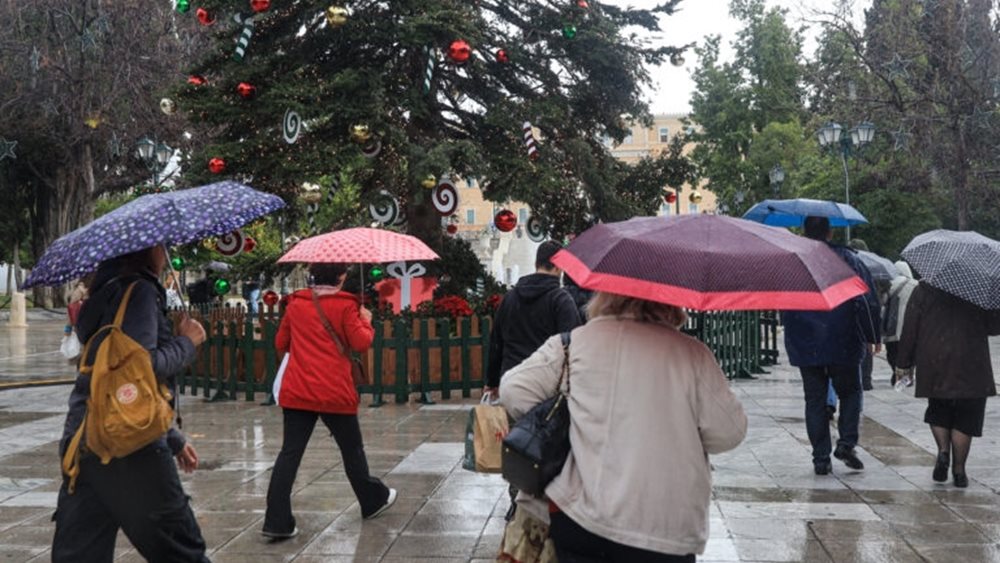 Χριστουγεννιάτικο σκηνικό με χειμωνιάτικο καιρό: Κρύο, βροχές και χιόνια