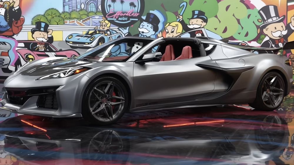 Δείτε τι έκανε ο Shaquille O'Neal για να χωρέσει στην Corvette Z06 που αγόρασε