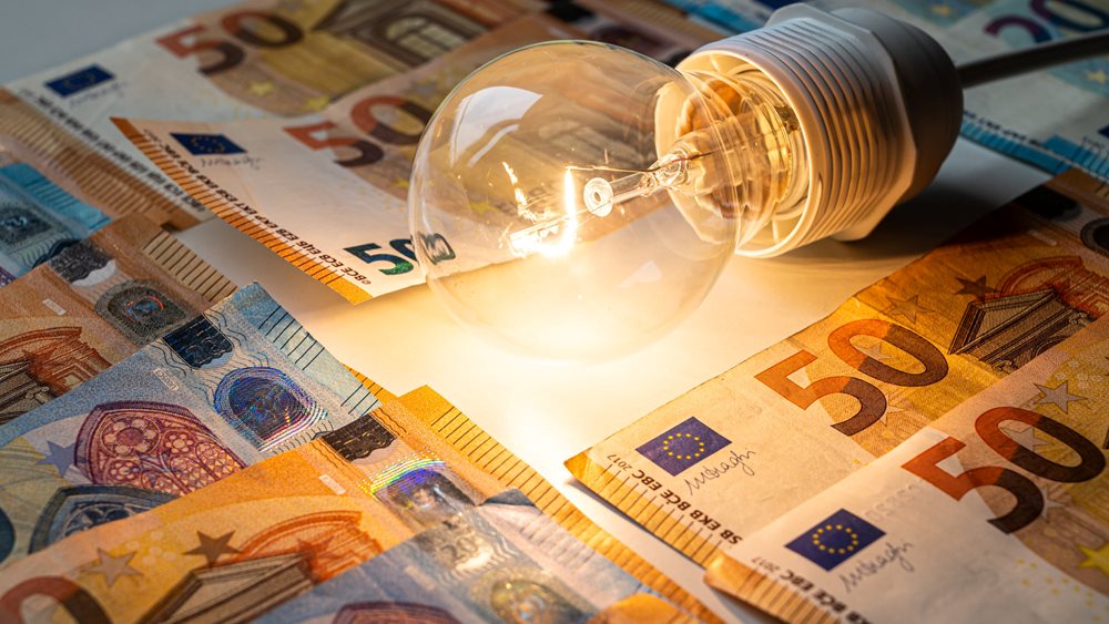 Πόρισμα ΡΑΕ: Στα 600 εκατ. ευρώ τα υπερέσοδα των ενεργειακών εταιρειών