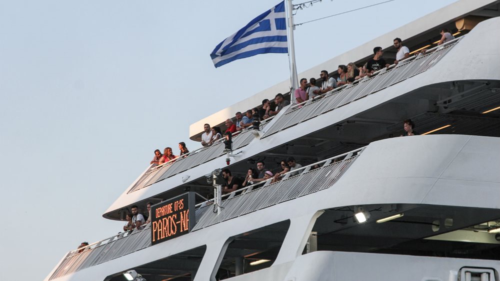 Φεύγουν οι αδειούχοι του Αυγούστου: Αυξημένη κίνηση στα λιμάνια της χώρας – Υψηλές πληρότητες στα περισσότερα δρομολόγια