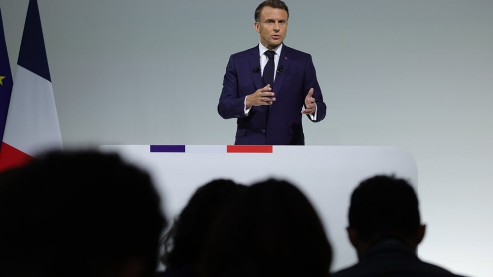 Μακρόν: &quot;Δεν θα παραιτηθώ ακόμη κι αν ηττηθούμε στις βουλευτικές&quot; - &quot;Ετερόκλιτες συμμαχίες στα δεξιά και στα αριστερά μας&quot;