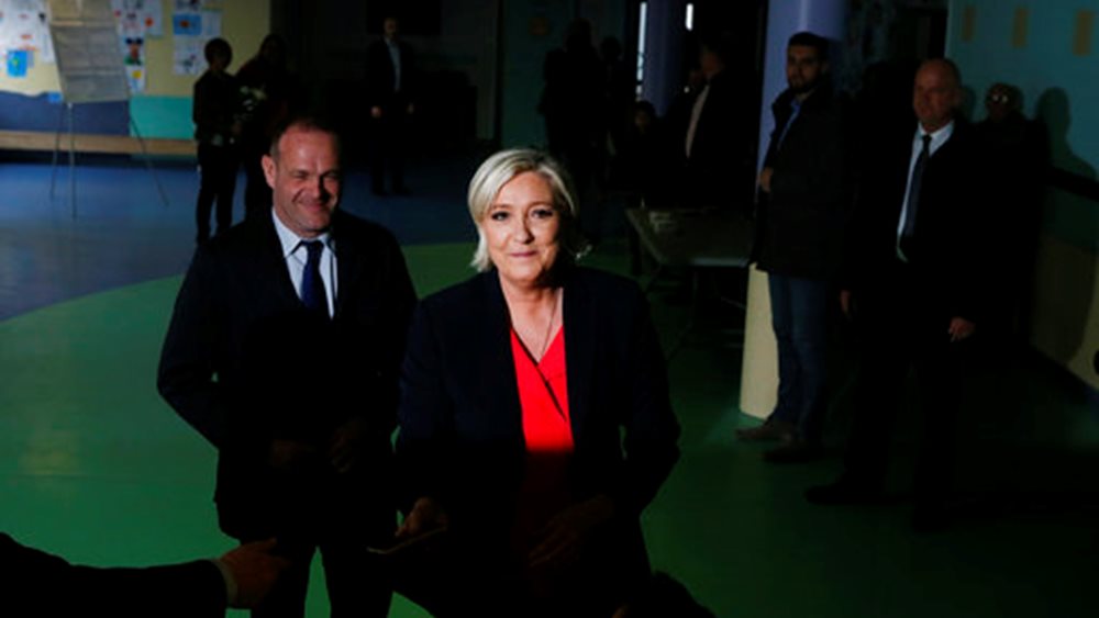 Tο δικαστήριο της ΕΕ απέρριψε προσφυγή της Λεπέν κατά εις βάρος της απόφασης για εικονική απασχόληση συνεργάτη