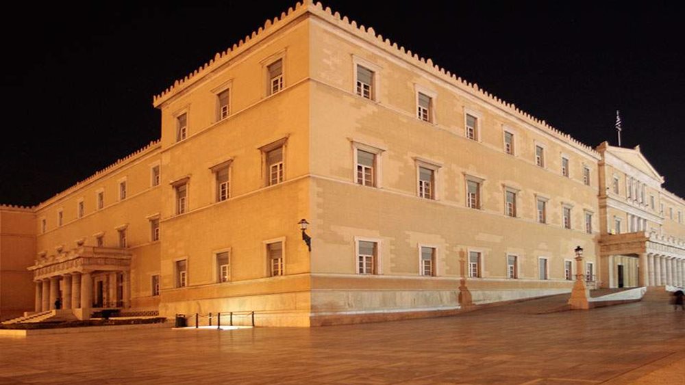 Με αιχμή την οικονομία, αντιπαράθεση σε επίπεδο Αρχηγών σήμερα στην Βουλή