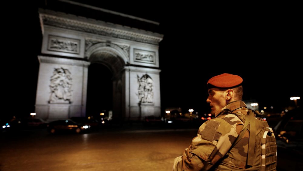 Σε αντιτρομοκρατικό συναγερμό η Γαλλία, μία μέρα πριν από τις κάλπες