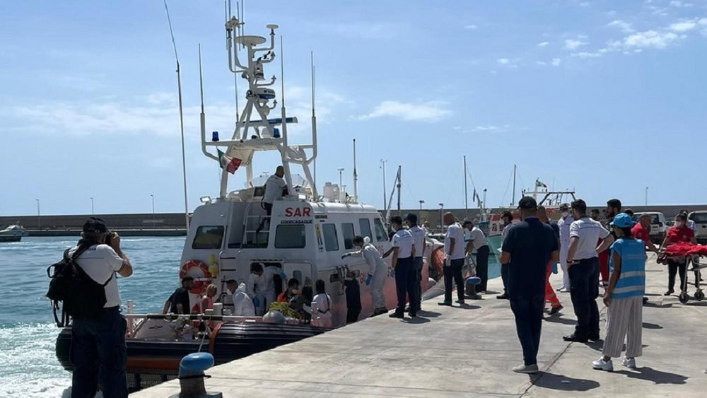 Ιταλία: Ναυάγιο πλοίου με μετανάστες και πρόσφυγες ανοικτά της Καλαβρία - 64 αγνοούμενοι