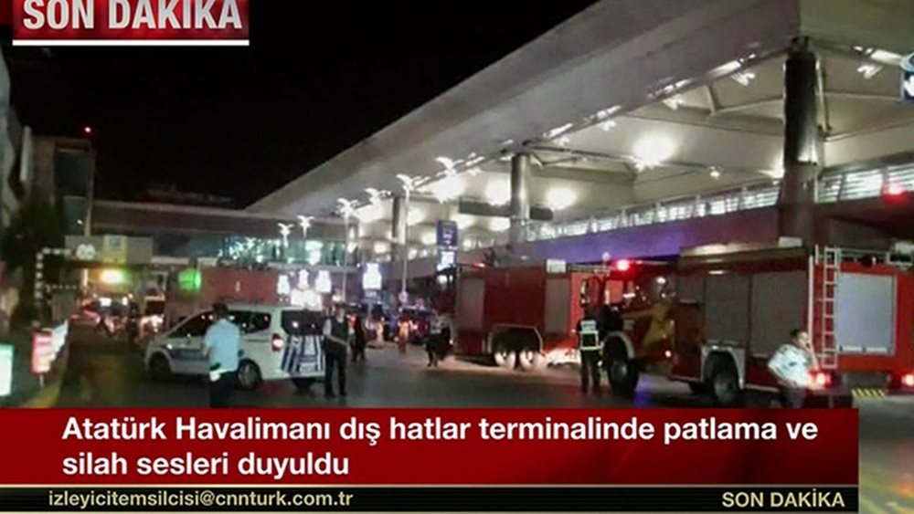 Ημέρα εθνικού πένθους στην Τουρκία μετά την επίθεση στο αεροδρόμιο Ατατούρκ
