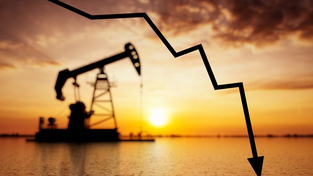 Πτώση άνω του 2% για το πετρέλαιο παρά τις περικοπές παραγωγής της Σ. Αραβίας