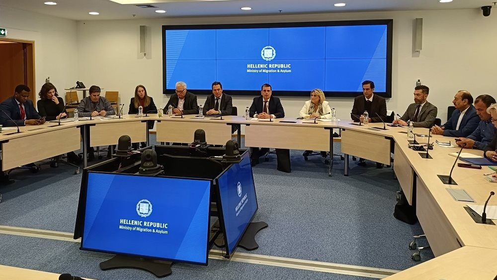 Συνάντηση Δ. Καιρίδη με εκπροσώπους των κοινοτήτων των μεταναστών