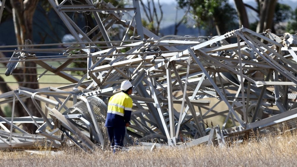 Αυστραλία: Ένας νεκρός, 285.000 άνθρωποι χωρίς ρεύμα εξαιτίας κακοκαιρίας και πυρκαγιών