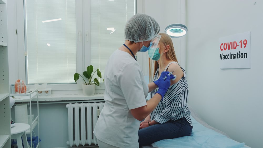 Εμβολιασμοί: Στους 5,5 μήνες θα ανοίγει η πλατφόρμα για την 3η δόση για όλους