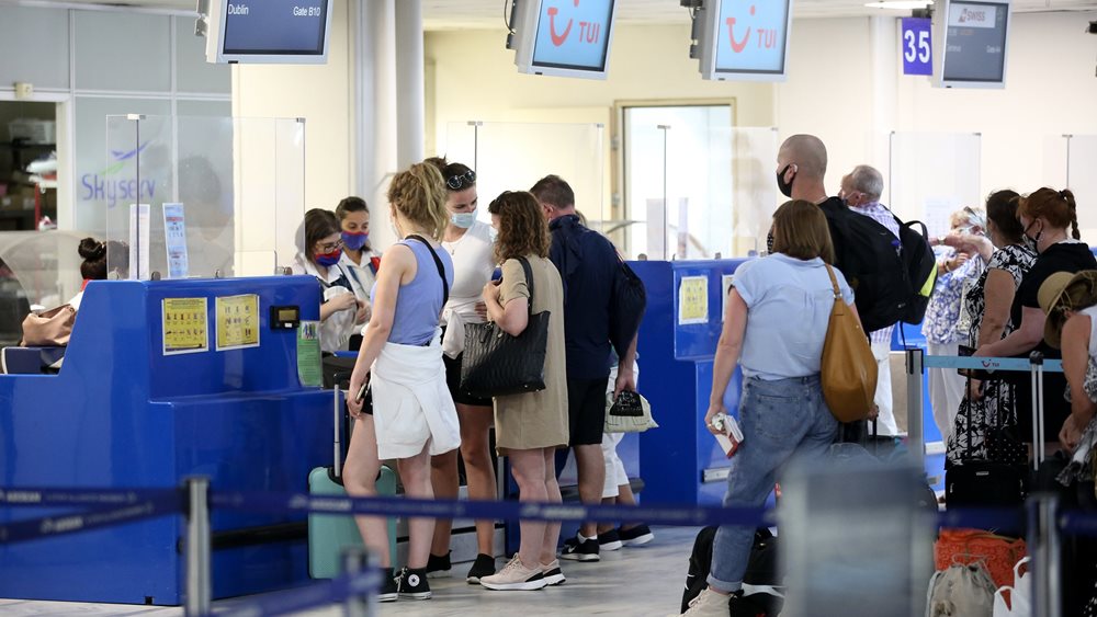 Από το Ηνωμένο Βασίλειο η μεγαλύτερη συμβολή στην αύξηση των τουριστικών εσόδων του 2025