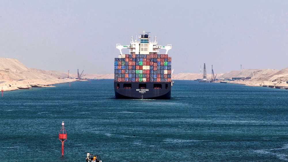 Η Αίγυπτος προχωρά σε διαπλάτυνση και επιμήκυνση της διώρυγας του Σουέζ