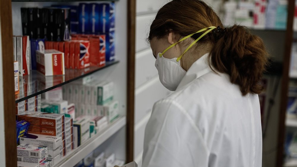 Φαρμακοποιοί: Δεν είναι δυνατόν να καλούμαστε να τοποθετήσουμε τα αντιδραστήρια μέσα σε εκατ. συσκευασίες